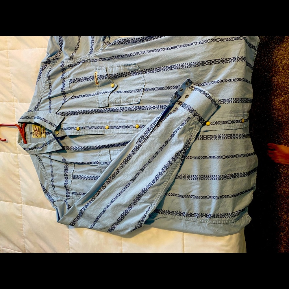 Long sleeve Lucky button down